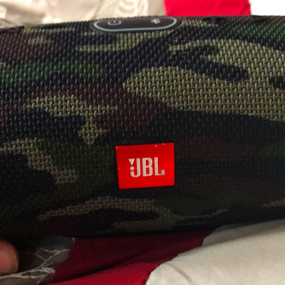 JBL flip 4